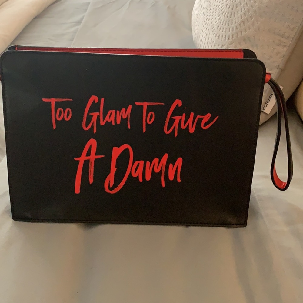NEW VICTORIA SECRET CLUTCH/MAKEUP BAG